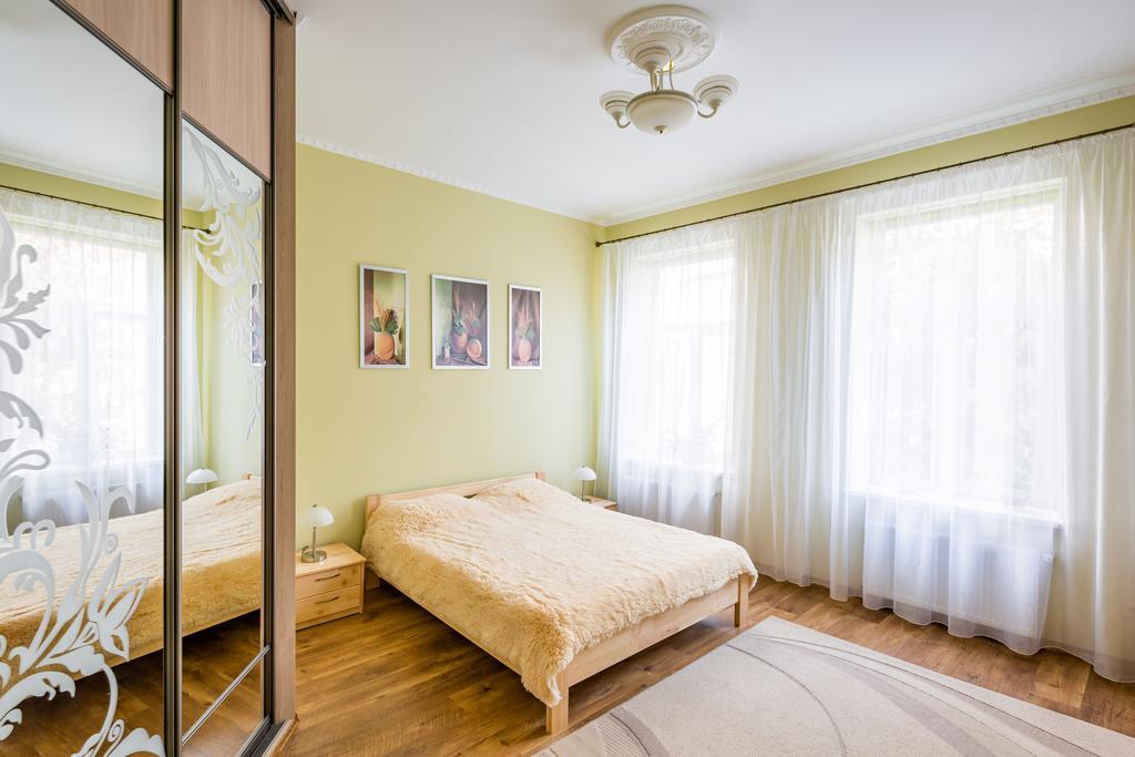 Ferienwohnung Rynok Square 5 Зі Світлом! Lemberg Exterior foto